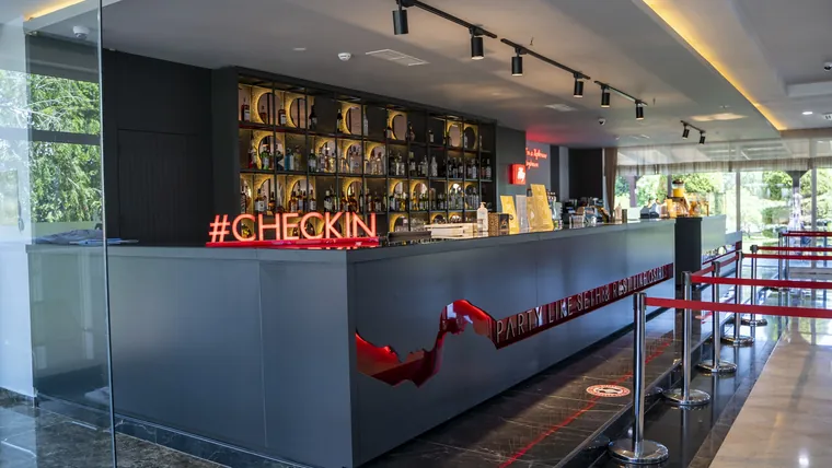 Check-In Bar